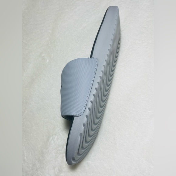 Nike Kawa Slides Black/Gray Boy’s Sandals Shoes Sz 7 - Picture 4 of 6